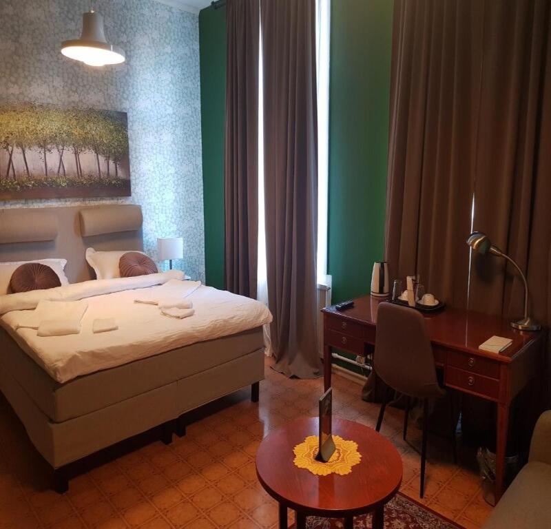 Hotellrum med vacker utsikt och komfort p&aring; Appelberg Hotel i Sollefte&aring;